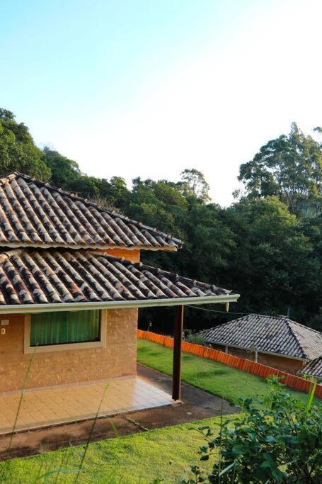 Recanto Dos Beija Flores, Chale Lantana B Monte Alegre do Sul Buitenkant foto