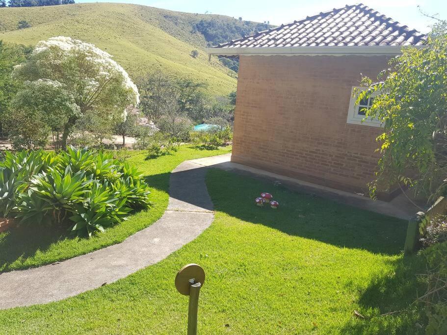 Recanto Dos Beija Flores, Chale Lantana B Monte Alegre do Sul Buitenkant foto