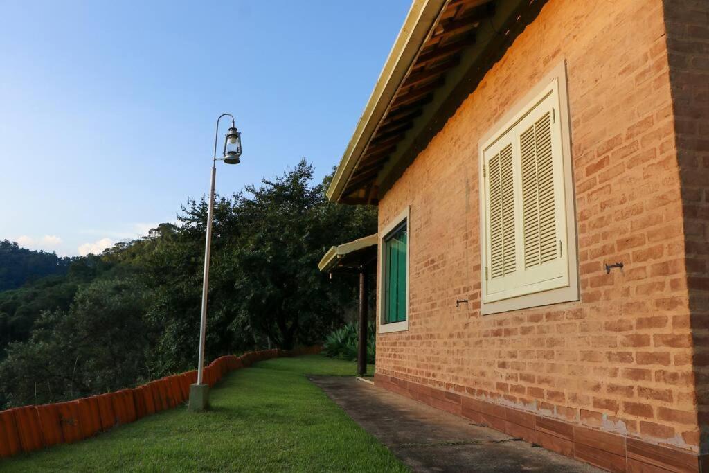 Recanto Dos Beija Flores, Chale Lantana B Monte Alegre do Sul Buitenkant foto